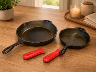 Lodge Cast Iron Skillet Set – 10.25” & 12” + Silicone Handle Covers – Excellent Condition