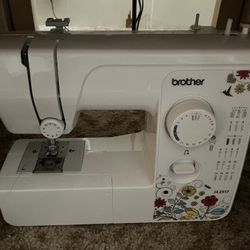 Sewing Machine - Like New