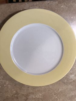 Yellow dinner ware 8 place settings