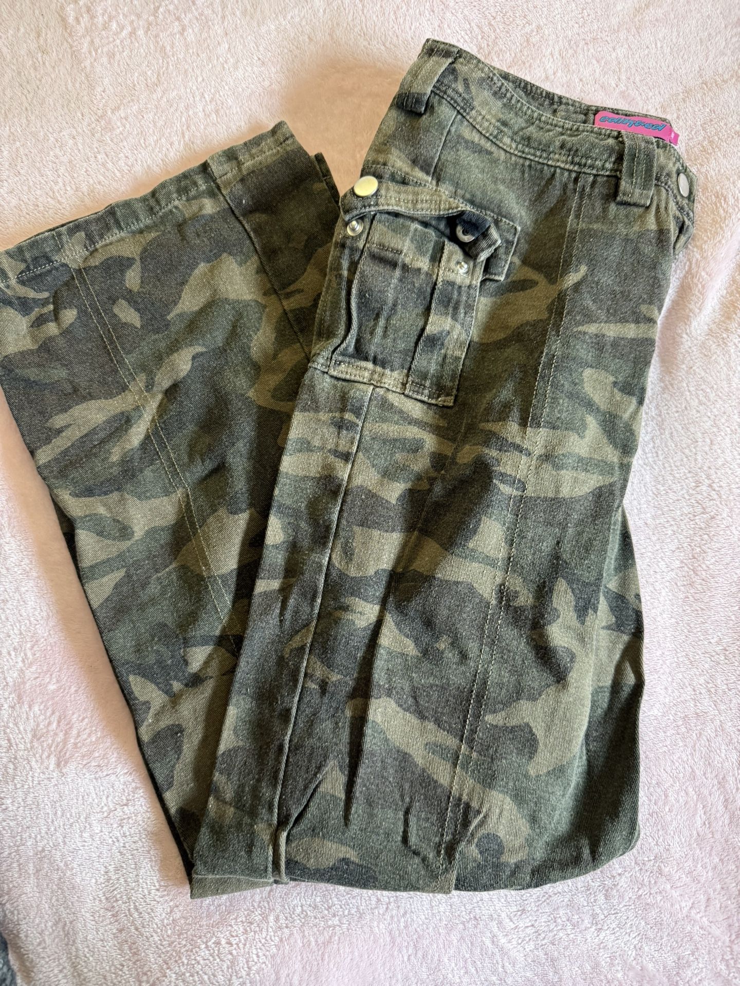 Edikted Camo Pants Size Xs