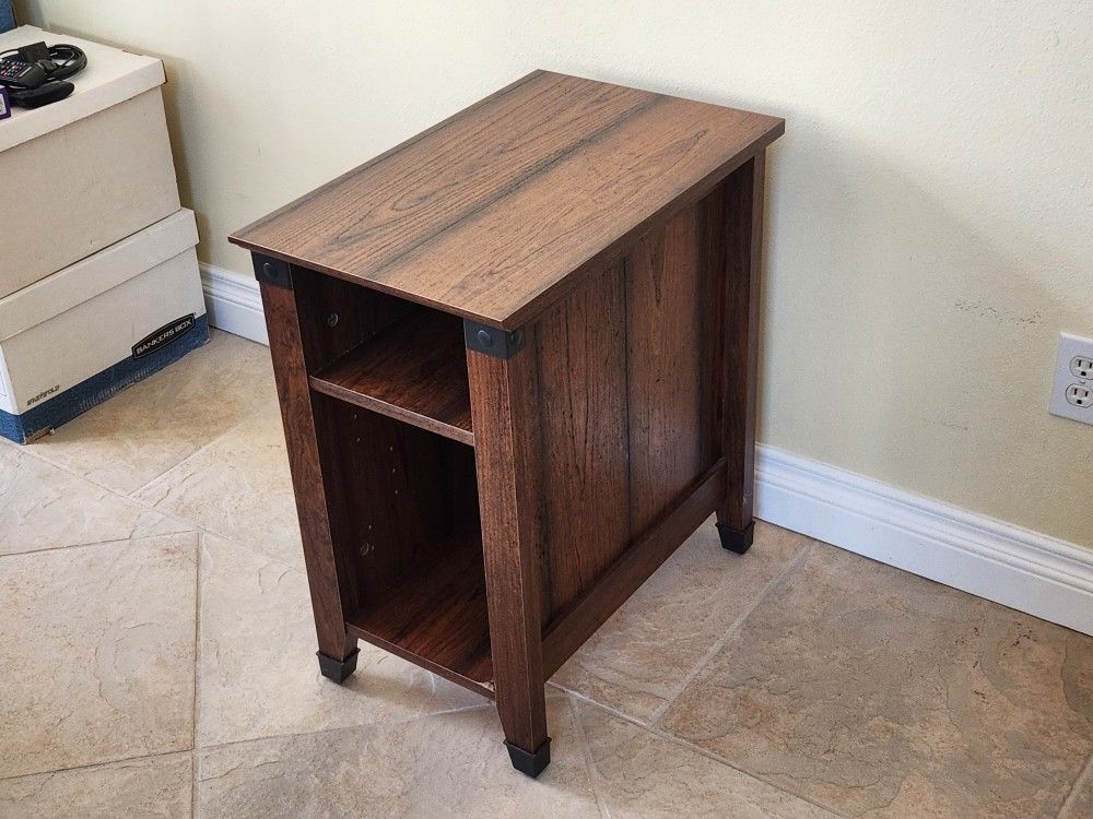 End Table Decent Condition 