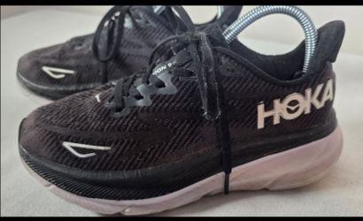 Hoka Clifton 9 Running Shoes -Women's 6