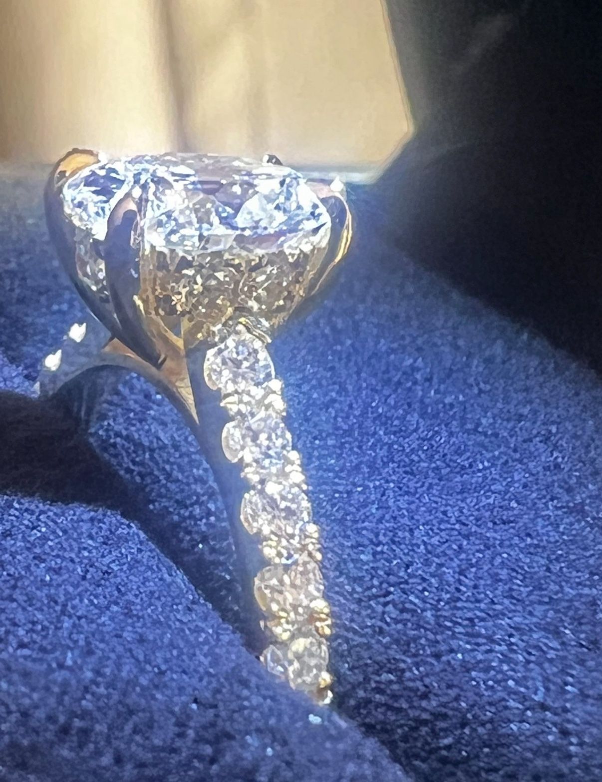 IGI Certified 2.98 Carat Engagement Ring In 22k Yellow Gold
