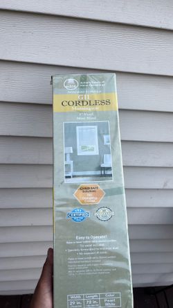 Cordless 1” Vinyl Mini Blind , color Pearl White