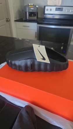 2026 "Triple Black" Nike Mind Slides "Size 11"
