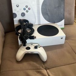 Xbox Series S Console - 512 GB - W/ Controller