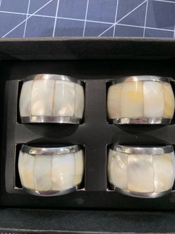 New Beautiful Saks Fifth Avenue Napkin Rings- Make Offer
