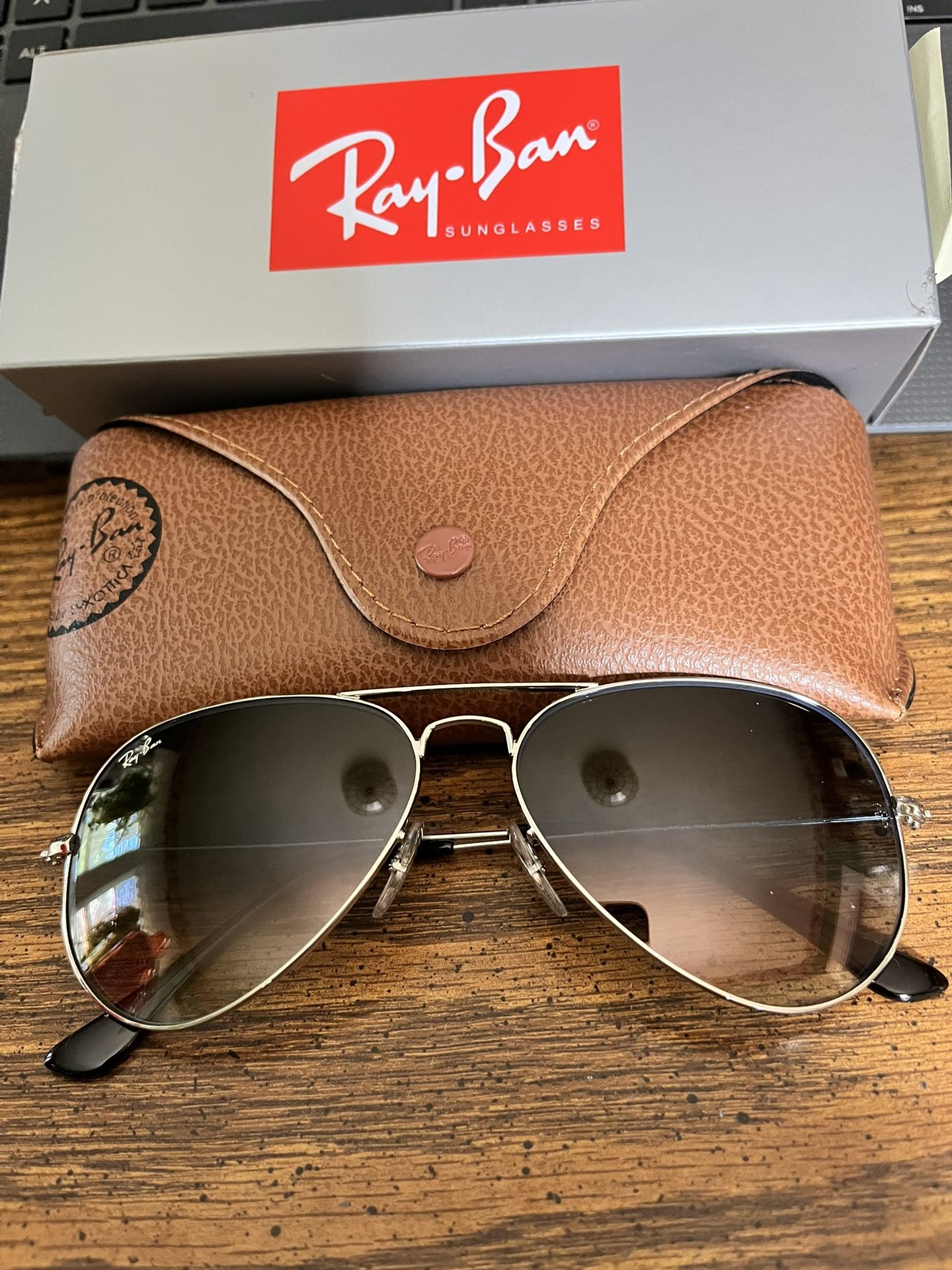 Ray Ban Aviators 58mm. Silver Frame w/ Light Grey Gradient Lenses. Brand New & Authentic 