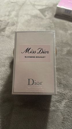Dior blooming bouquet