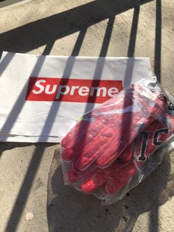 BRAND NEW Supreme Vapor Jet Gloves Medium