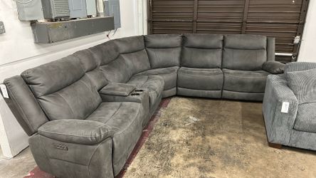 Sectional Sofa - Delivery/Financing Available