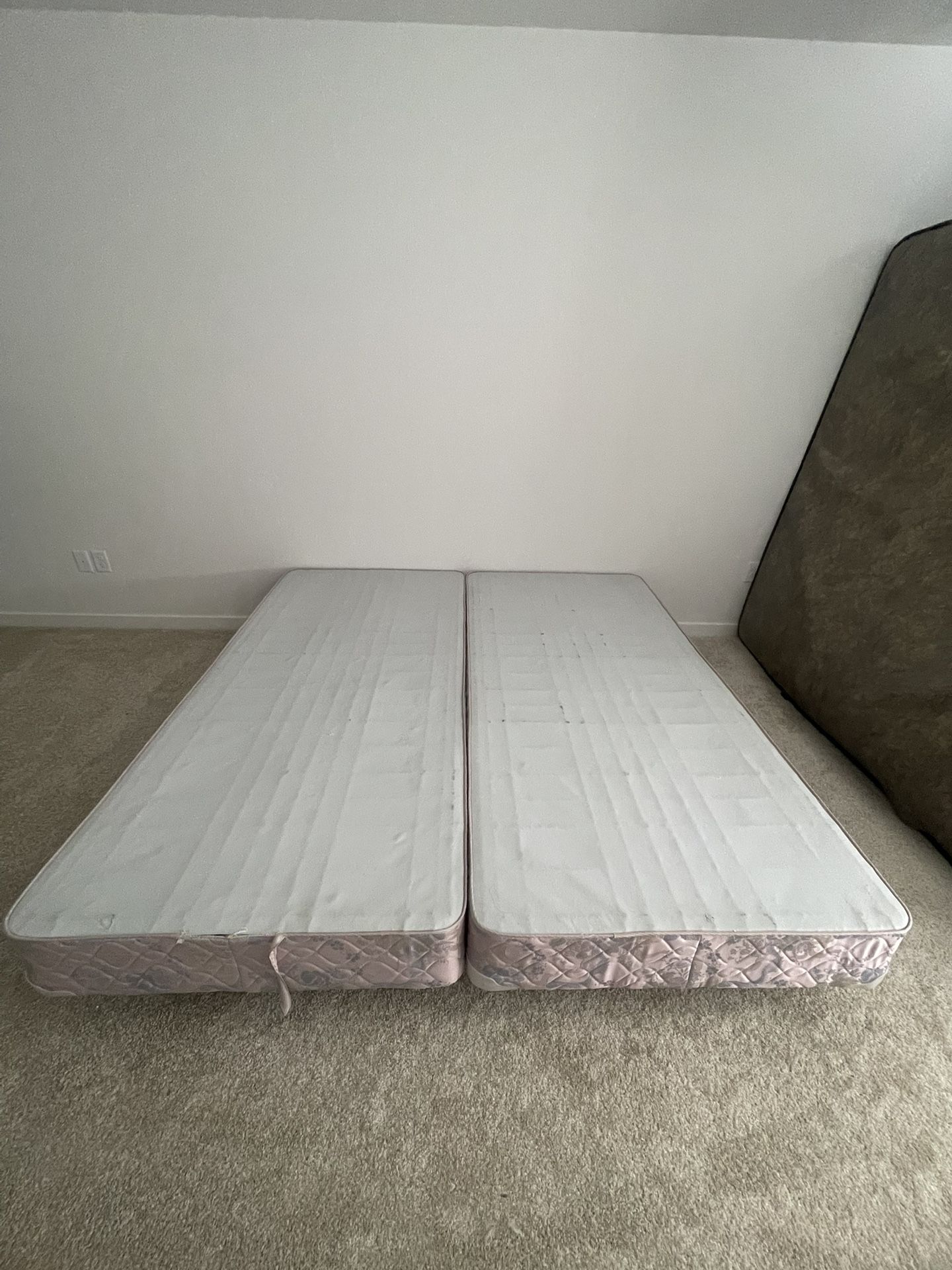 King Metal Bed Frame And Box Springs 