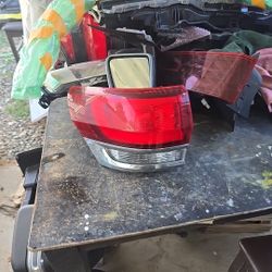 2014-2018 Jeep Grand Cherokee Incandescent Left Side Tail Light OEM P(contact info removed)7AE