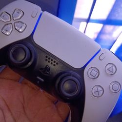 PS5 Controller Black & White