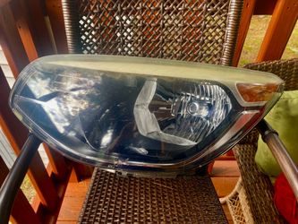 2013 Kia Soul Headlights (pair)