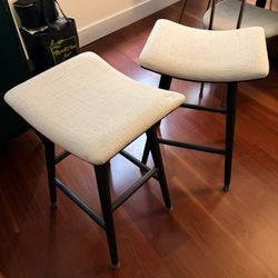2 Lulu and Georgia barstools