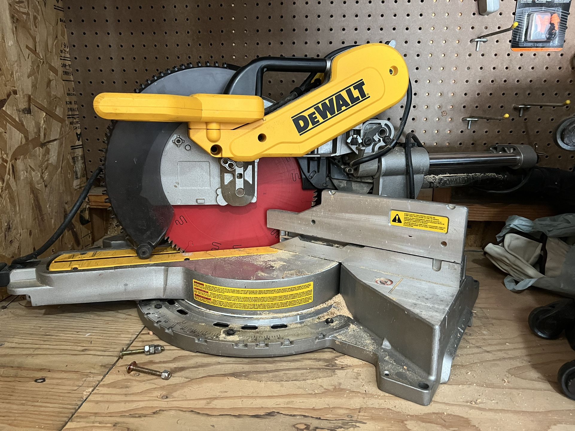 Dewalt Chapsaw Machine