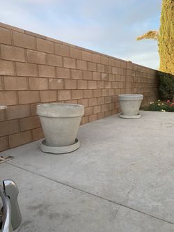 Frestival planter 25 ‘’ tall