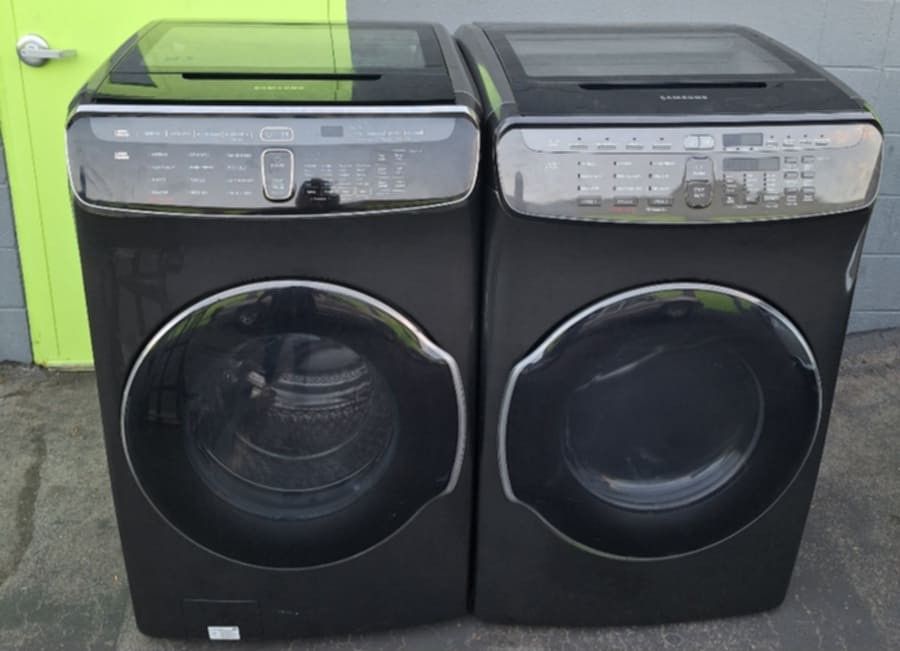 LIKE NEW !! SAMSUNG BLACK STEAM 6.0 CU FT FRONT LOAD WASHER AND GAS DRYER