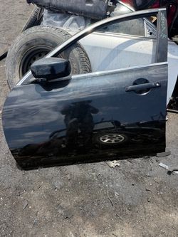 2011 Infiniti G37 Sedan Front Left Driver Door $350  Does not include side mirror