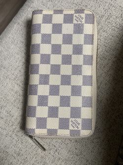 Louis Vuitton White Wallet 
