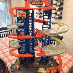 Hot Wheels Ultimate Garage Track