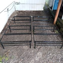 2 Piece Foldable Metal Queen Bedframe With Mattress