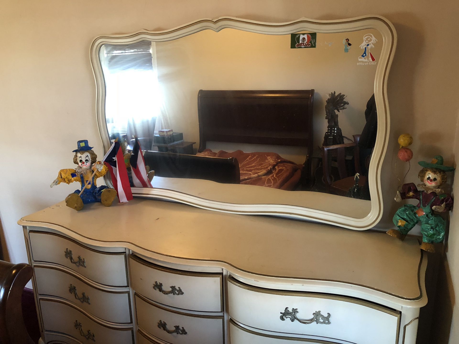 Dresser with larger Mirror
