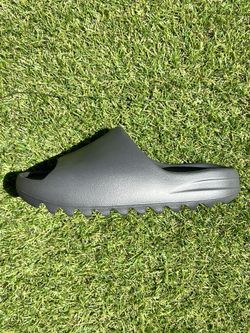 Yeezy Slide Slate Grey