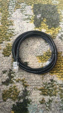 Este es un cable de red Ethernet