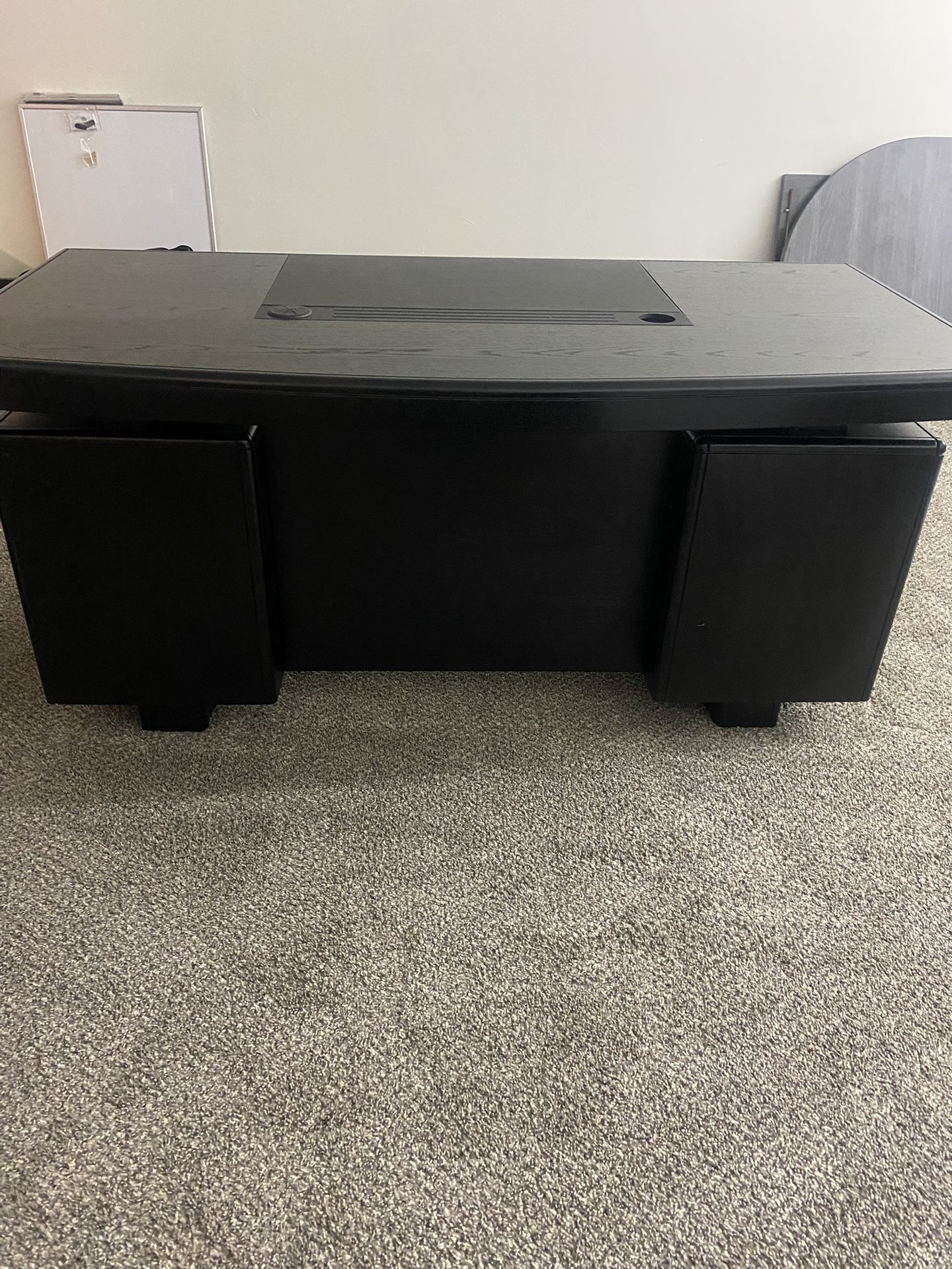 ZURI Desk