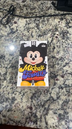 Disney Mickey Mouse Family Keychain Box