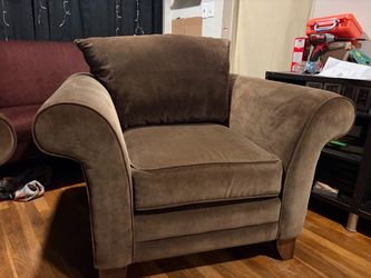 Like new chairs + ottoman (free delivery!!!) Chairs not free!!!