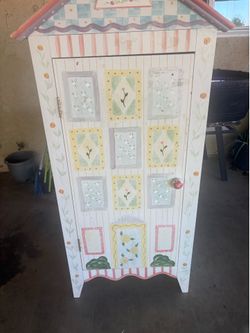 Girl cabinet