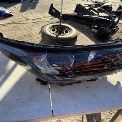 Toyota Highlander Right Headlight Lid Oem