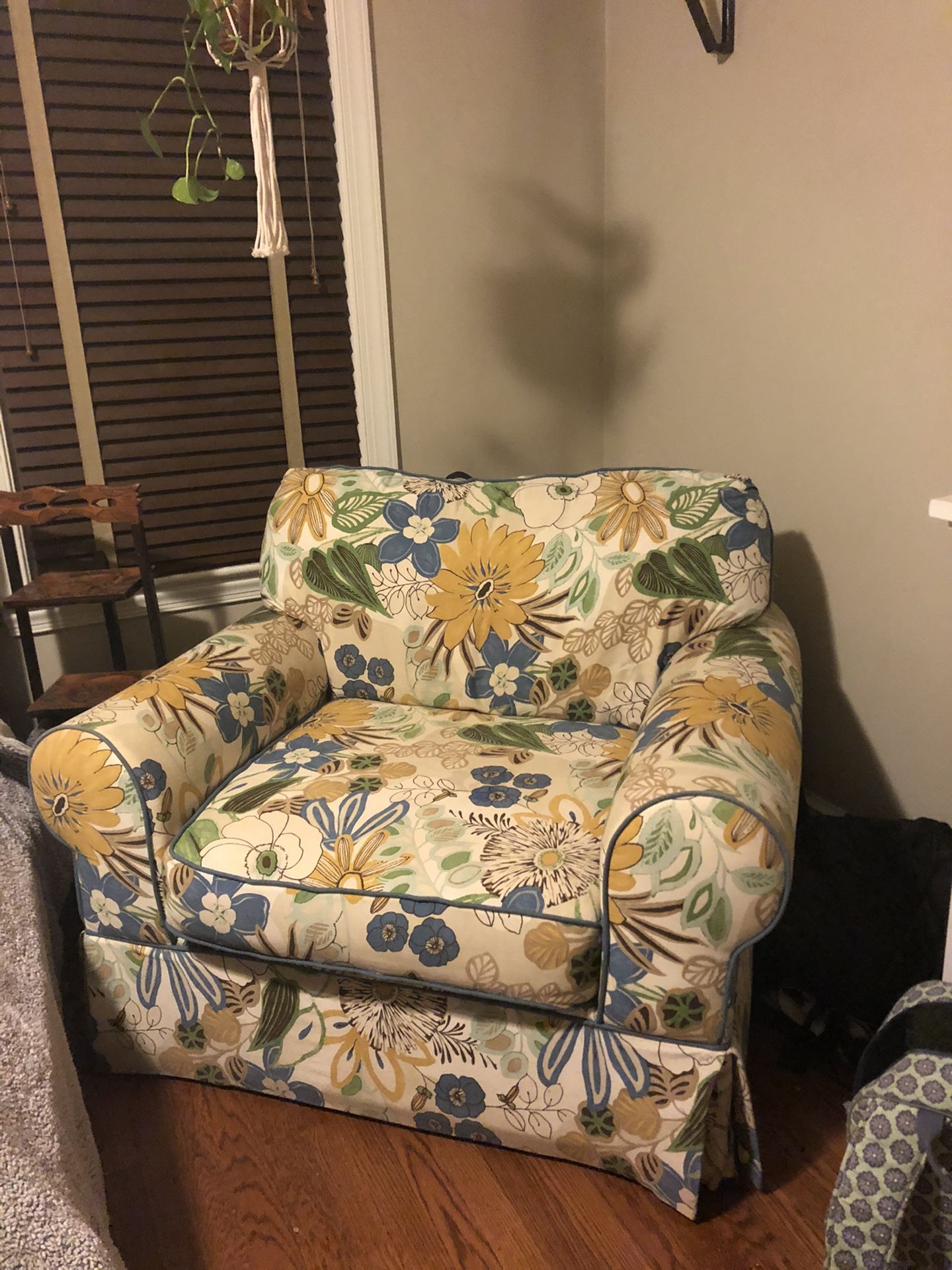 Oversized chair free pick up today