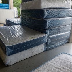 Queen Mattress ( Double Sided) With Free Box Spring - Free Delivery 🚚 Today To Reasonable Distance