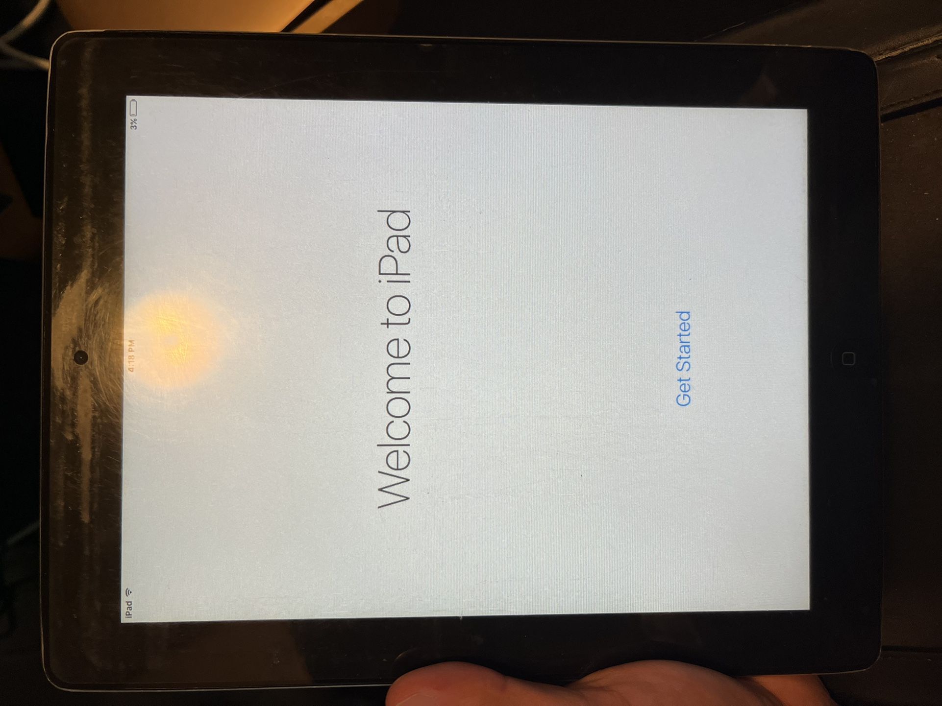 Apple iPad 1st gen - 16 Gbs With Charger