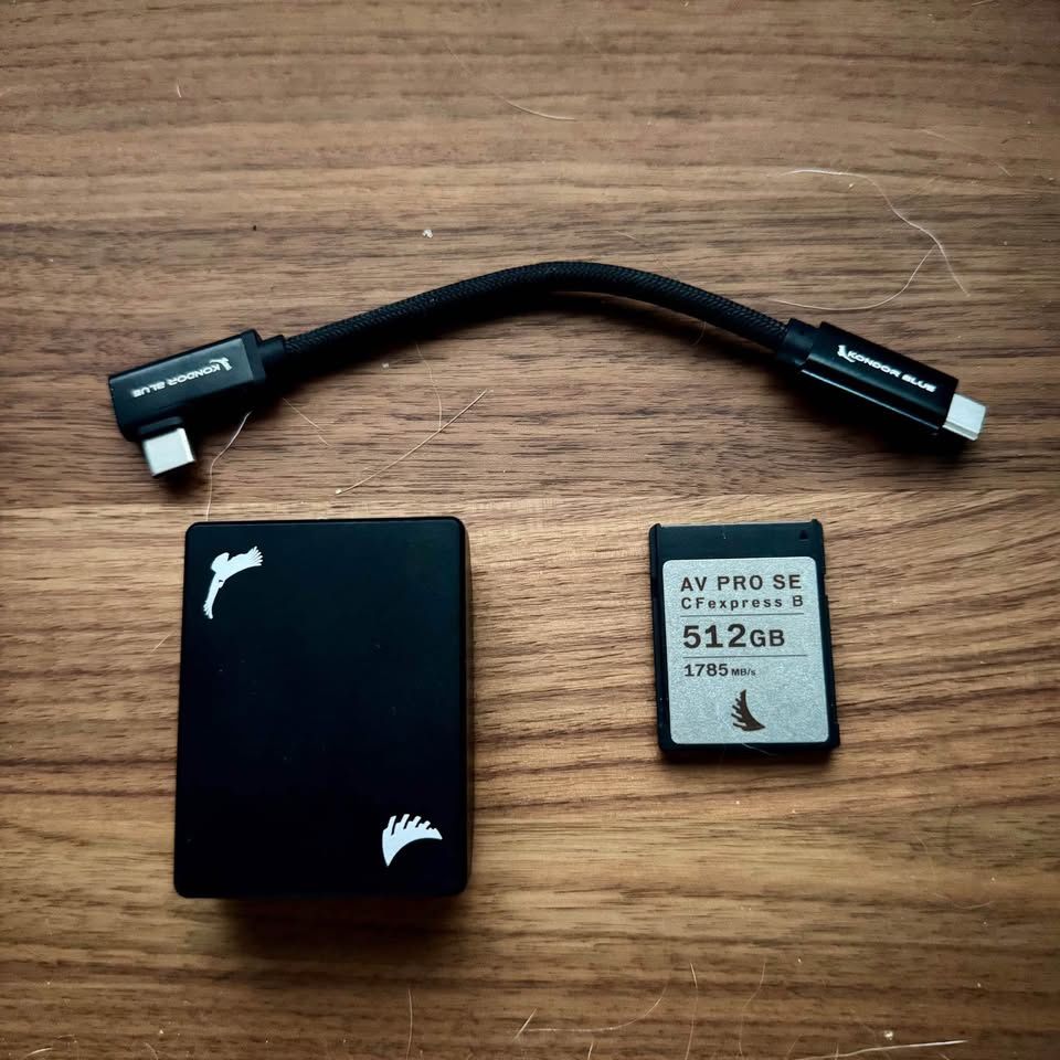 Kondor Blue Recording Module (iPhone) + Angelbird CF Express Type B Card