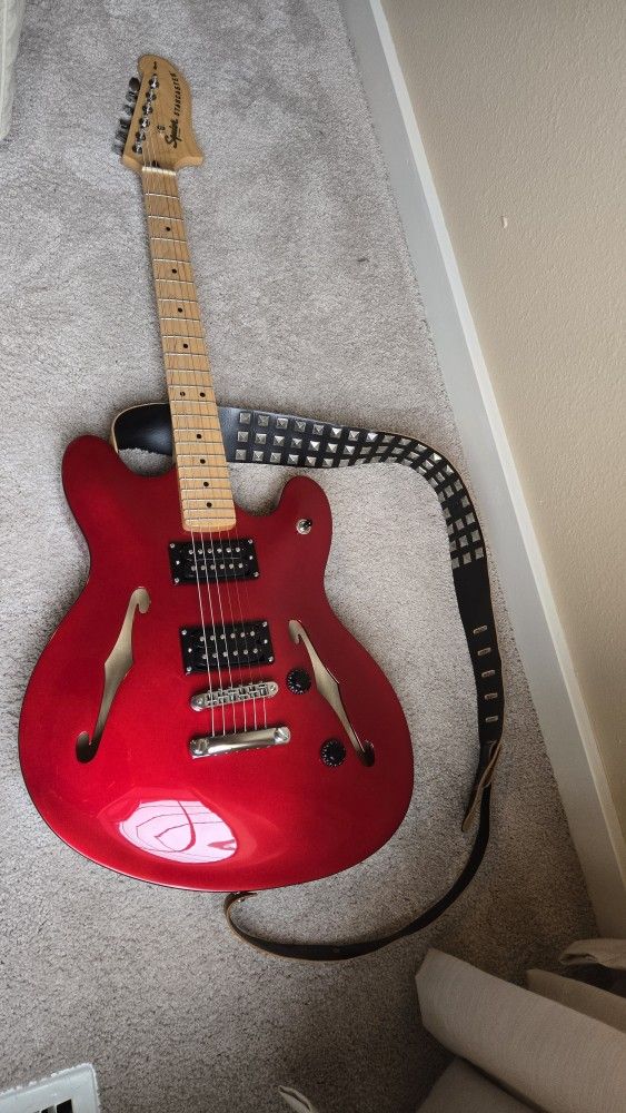 Squier Affinity Starcaster Guitar - Apple Red