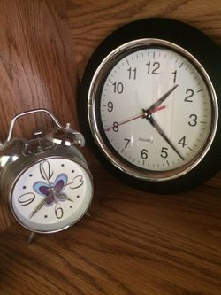 Antique clock/regular clock
