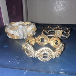 Bracelets 