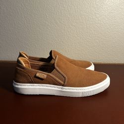 UGG  ALAMEDA Slip On Shoes  Size 10