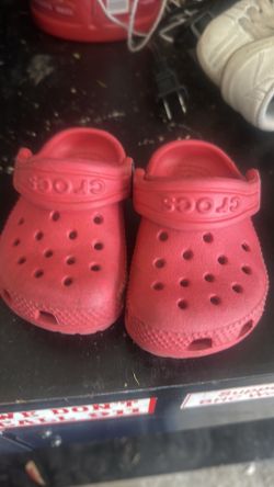 Toddler size 4 crocs