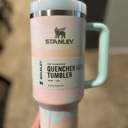 Stanley 40 Oz - BRAND NEW - Warm Serene Brushstrokes