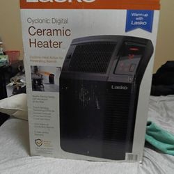 Lasko Cyclonic Digital Ceramic Heater