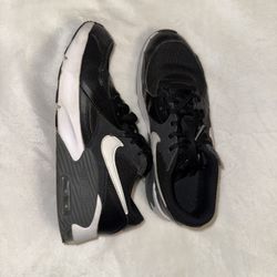 Nike Youth Shoes Size 6Y