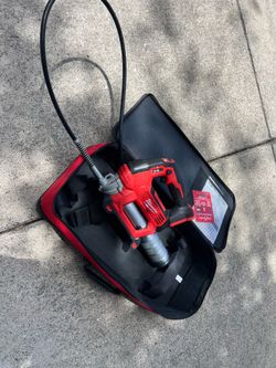 Milwaukee M18 Cordless Grease Gun