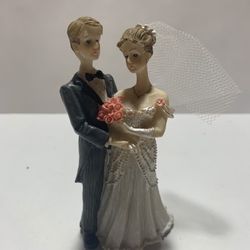 Bride and Groom Ceramic Statue 4”