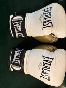 Boxing gloves